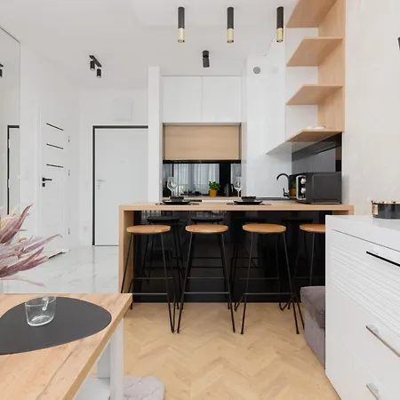 Warsaw Kotsisa Apartments With Parking By Noclegi Renters Exterior photo