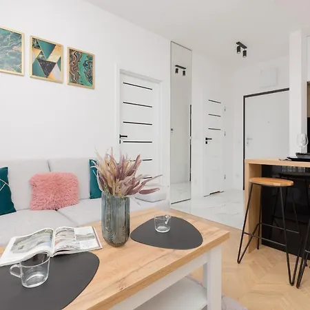 Warsaw Kotsisa Apartments With Parking By Noclegi Renters Exterior photo