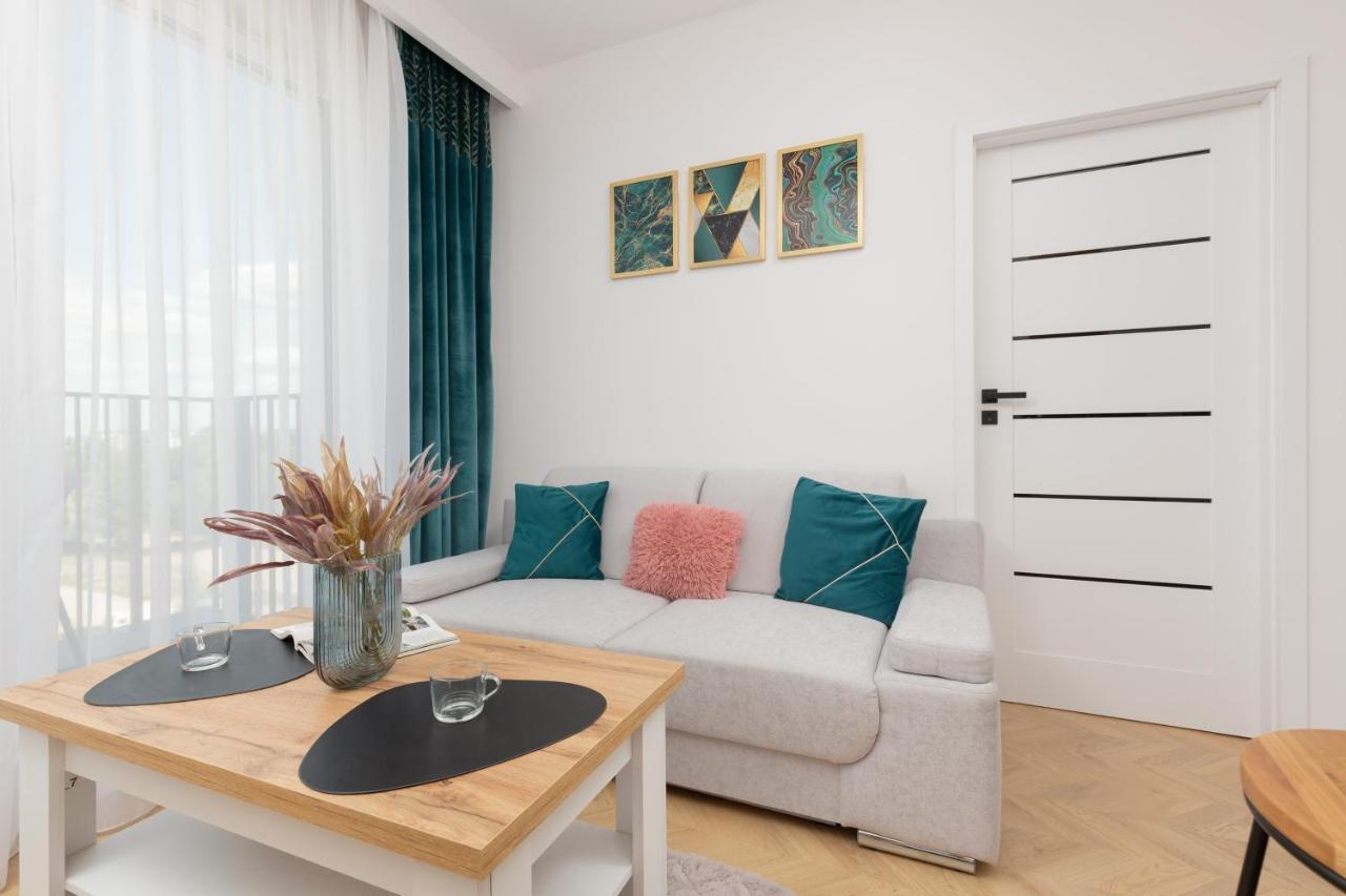Kotsisa With Parking By Renters * Varšava