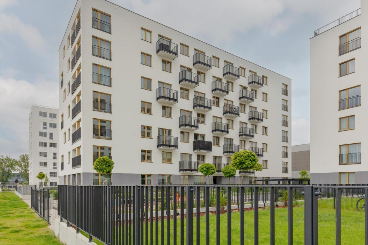 Kotsisa With Parking By Renters * Varšava